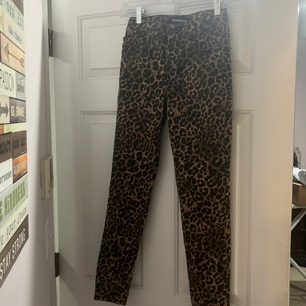 Leopard Print Ankle Jeans